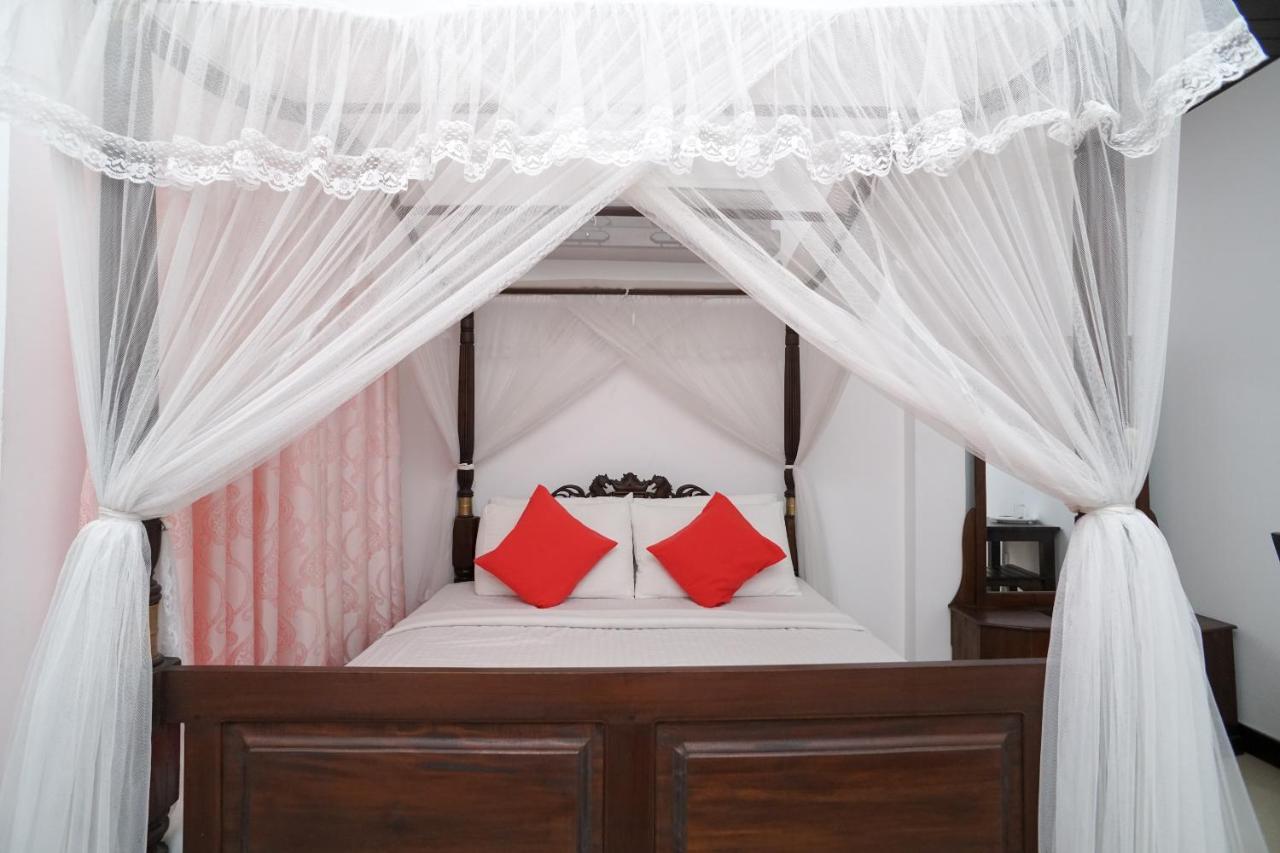 Shirantha Hotel Galle Buitenkant foto