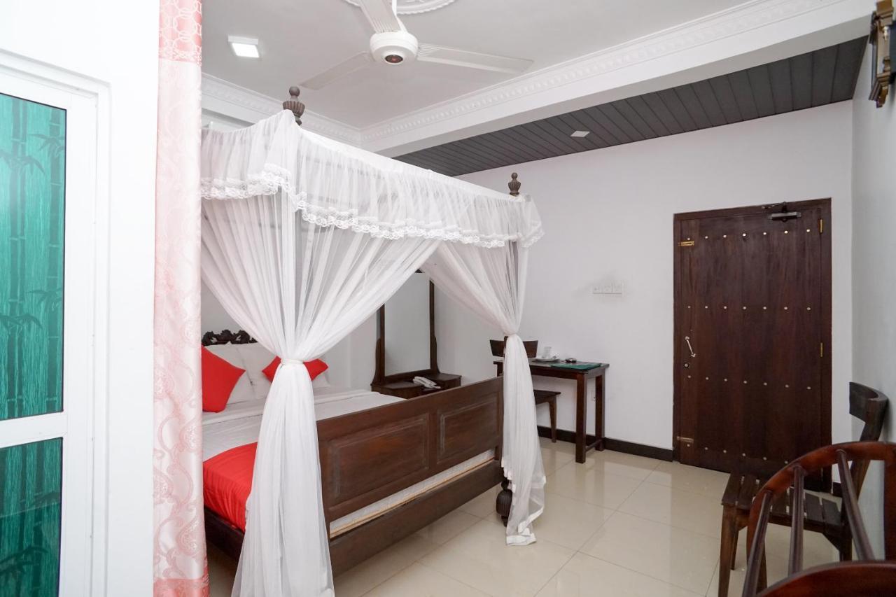 Shirantha Hotel Galle Buitenkant foto