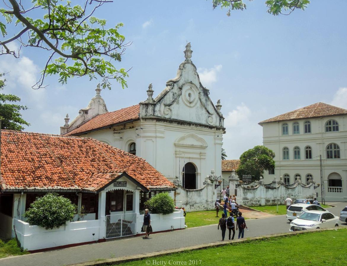 Shirantha Hotel Galle Buitenkant foto